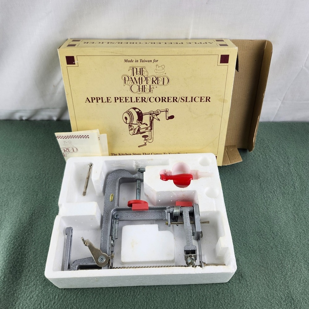 The Pampered Chef 2430 Apple Peeler Corer Slicer Vintage Retired Model